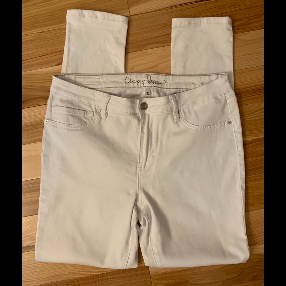 Chip & Pepper White Jeans Size 32/14